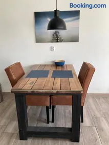 Bungalow op bedrijf met melkkoeien - Image 2