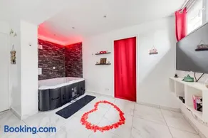 La belle Hirondelle - Love Room Jacuzzi - Image 1