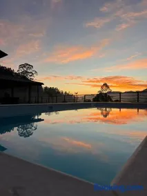 Refúgio Premium nas Montanhas de Alfredo Chaves Refúgio nas Montanhas de Alfredo Chaves com Piscina Jacuzzi Aquecida externa Suite Master com Hidro e Área Gourmet - Image 5