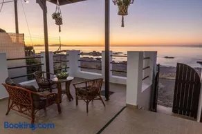 Tsampika's Beachfront House in Stegna - Image 2