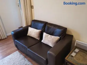 Town Centre Penthouse - Image 4