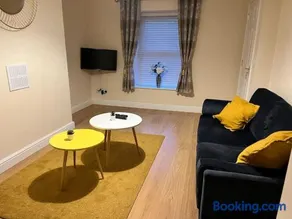 18 The Mullins - Image 1