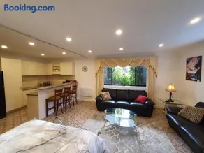 Exceptional Studio Apartment - Image 1
