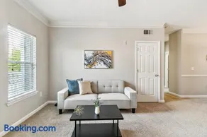 Verandas 2123 I Comfortable W A Modern Flair - Image 1