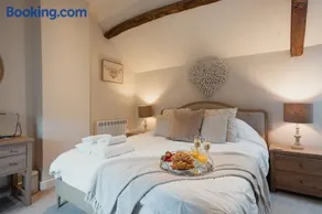 Rose End Cottage, a Luxury Getaway - Image 2