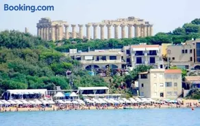 Bahari Beachfront Aparthotel Selinunte - Image 3