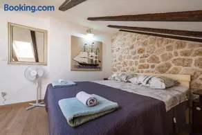 Stone House - Image 5