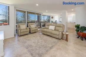 Beach Street Oasis - Tuncurry - Image 2