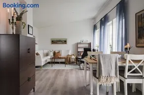 Guestly Homes - Charming 4BR Villa in central Piteå - Image 2