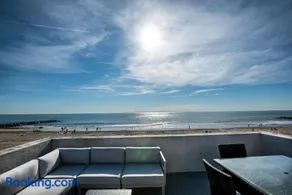 Elegant 6Br Oceanfront W Rooftop Deck And Stunning Views By Beachview Rentals - Image 3