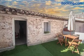 Cami Vall - Typical & Authentic House - Terrace and BBQ - Close to Shops and City Center - 10 min from Valencia Beaches - SPECIAL OFFER NEW ACCOMMODATION - Image 2