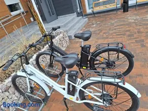 Comfort Stay, EV, Parking - Image 2
