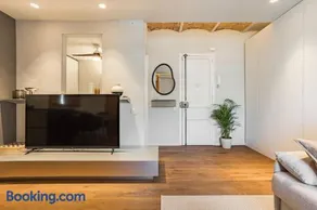 Cozy Apartment in Barcelona - Image 3