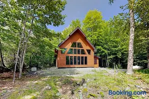 2 beautifully designed, off-the-grid homes with amazing lakefront views & access - Image 1