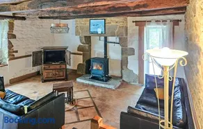 2 Bedroom Gorgeous Home In Noyal-Sous-Bazouges - Image 4