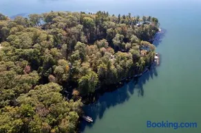 1920s Riverfront Cottage Historic Maine Charm - Image 3