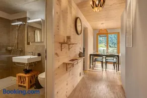 Stylish Alpine Hideaway with Panoramic Views - Image 3