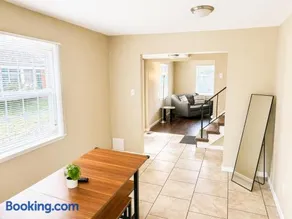 Modern Furnished Retreat Near Philly & Hospitals - Image 3