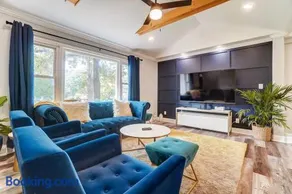 3BR Charlotte Getaway, Hot Tub & Mini Golf Fun - Image 1