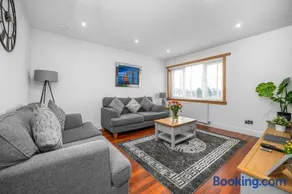 Leys Park Executive Apartments - Image 1