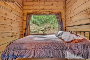 Ohio Starlight Glamping Cabins - A Peaceful Woodland Retreat - Image 3