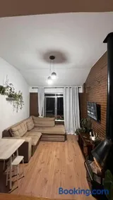 Refúgio no Alto com Lareira Ar e Garagem Próximo à Feirinha - Image 3