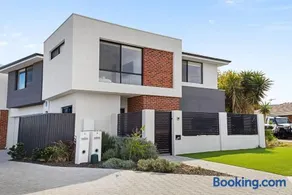 Hillarys Urban Haus 4BR Near Beach and Marina - Image 2