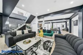 King’s Deluxe in Newtown - Image 1