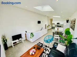 La maison Arkéa Aréna est climatisée avec ménage, draps et serviettes inclus - Image 2