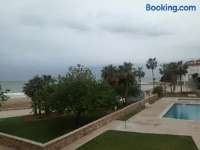 Primera Linea de Mar con Piscina en EbreHogar - Image 3