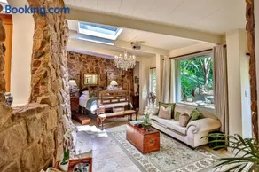 MacLeod House Guest Cottage - Image 1