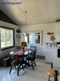 Lakeside Loft - Walk to Lighthouse County Park - Image 2