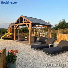Maneight Luxury Lodge with hot tub - Image 2