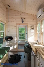 The Evergreen - Serene, Romantic Getaway, Outdoor Shower, and Hiking - Image 3