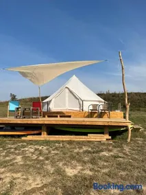 4 Glamping Adventure - tent with lake view - Image 1