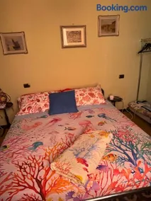 Popii al mare Appartamento in villa storica fronte mare con wifi e aria condizionata, arredamenti di pregio e giardino parcheggio a pagamento su richiesta - Image 2