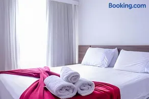 FLAT VPM - Cozinha, Varanda, Ar Cond, Estacionamento, Cama Queen, Vista Incrível, 400mb Wi-fi, TV Smart, Serviços de Streaming, Ducha Forte, Próximo a Barra da Tijuca e Recreio, 10min de carro da Praia - Image 4