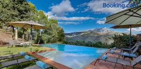 Paradisiacal Villa in Benahavís with Jacuzzi and Private Pool - Image 1