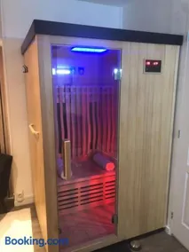 Élégant Studio avec Sauna Hyper centre - Image 2