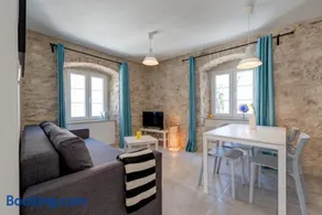 House Riva - Image 1