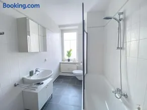 Stilvolle 2 Zimmer Wohnung mit Küche TV Waschmaschine - Image 5