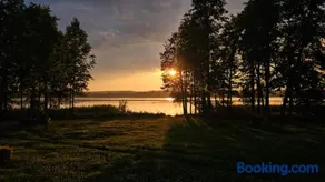 Authentic Finnish Lakeside Cottage - Image 1