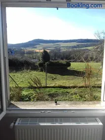 Agréable chambre meublée, vue sur la vallée de l'Auxois - Image 3