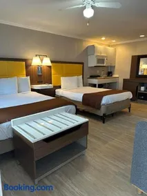 The Burgundy Inn Hotel and Apartments - Image 3