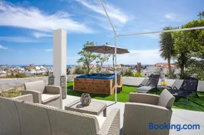 Sunny Villa - Image 1