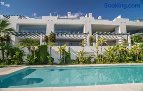 Relaxing Garden Apartment with Sea Views in Finca Cortesin Resort - Image 3