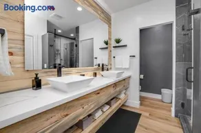 Perfect Luxury Getaway - Image 3