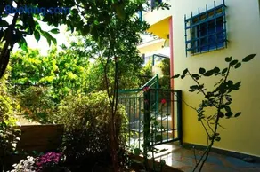 Cosy guest house with private yard - Image 3