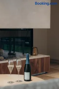 Au Porte Bonheur - Image 3