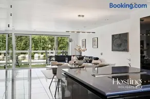 The Boathouse - Unique Riverside Living in Henley - Image 3